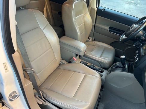 Used 2011 Jeep Compass Limited w/ Sun/Sound Group image 15