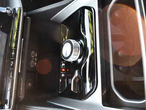 Used 2025 Jeep Wagoneer Series II w/ Premium Group I image 22