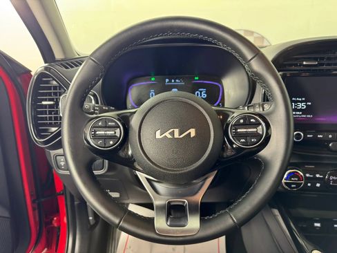 Used 2025 Kia Soul EX FWD image 13