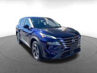 Used 2024 Nissan Rogue SV video 1