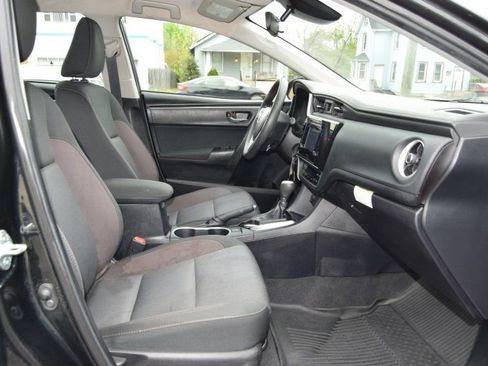 Used 2019 Toyota Corolla LE FWD image 19