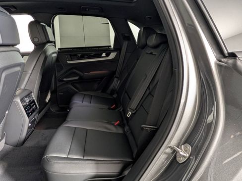 New 2026 Porsche Cayenne image 24