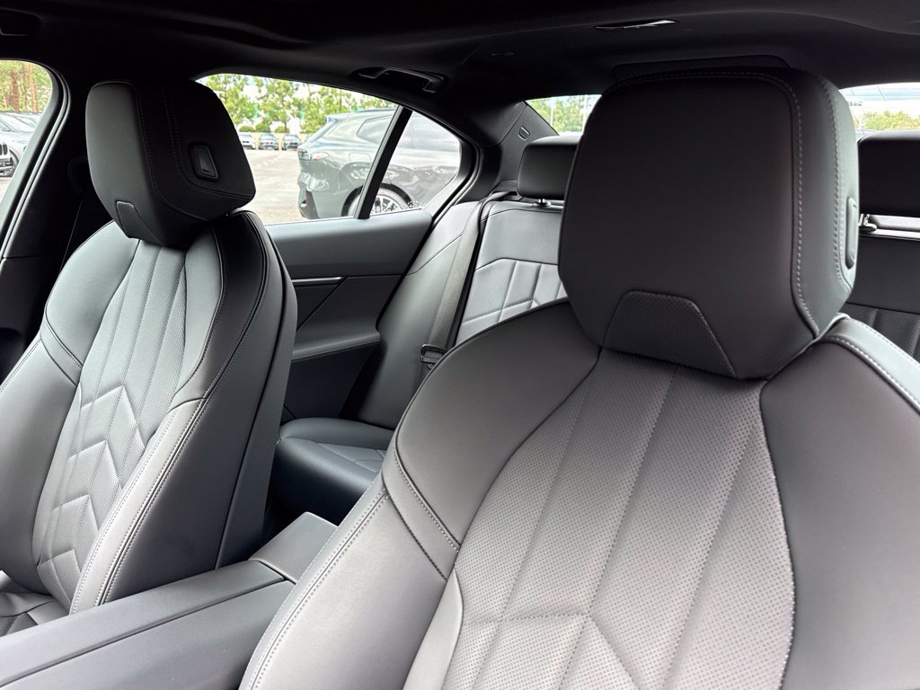 Used 2026 BMW 530i w/ Premium Package RWD image 22