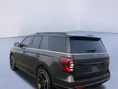 Used 2022 Ford Expedition Limited image 15