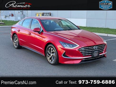 Used 2020 Hyundai Sonata Blue FWD image 1