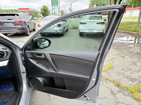 Used 2012 MAZDA MAZDA3 i Touring FWD image 17