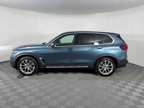 Certified 2024 BMW X5 xDrive40i w/ Premium Package image 2