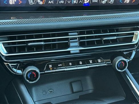 New 2026 Chevrolet Traverse High Country image 29