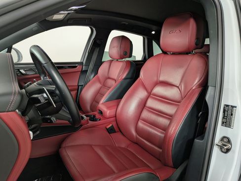 Certified 2024 Porsche Macan GTS AWD/4WD image 5