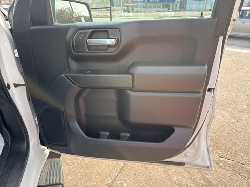 Used 2022 Chevrolet Silverado 1500 Custom image 17