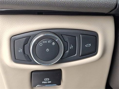 Used 2020 Lincoln MKZ image 24