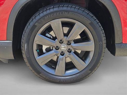 Used 2025 Honda Pilot Sport image 14