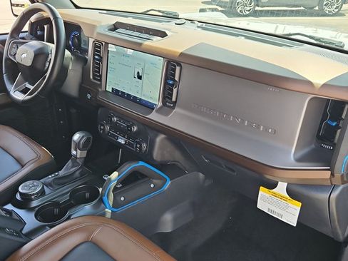 Used 2023 Ford Bronco Outer Banks w/ Sasquatch Package AWD/4WD image 29