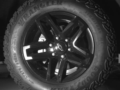 Used 2025 Chevrolet Silverado 1500 LT Trail Boss w/ Convenience Package II AWD/4WD image 18