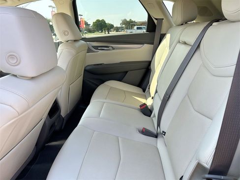 Used 2021 Cadillac XT5 Premium Luxury image 29