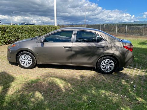 Used 2019 Toyota Corolla LE image 4