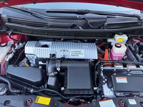 Used 2015 Toyota Prius Two FWD image 16