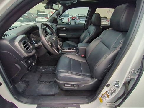 Certified 2022 Toyota Tacoma TRD Sport w/ TRD Premium Sport Package RWD image 9