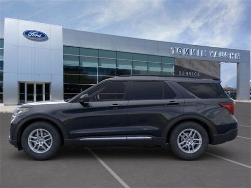 New 2025 Ford Explorer Active w/ Active Comfort Package image 3