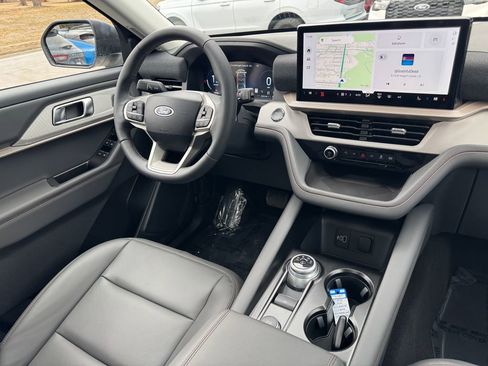 New 2026 Ford Explorer Active w/ Active Comfort Package image 24