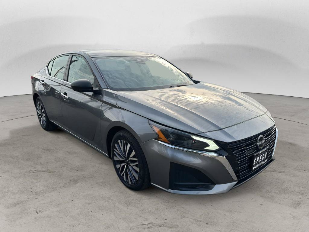 Used 2024 Nissan Altima 2.5 SV FWD image 7