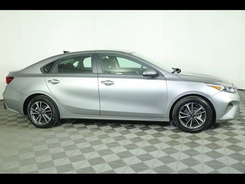 Used 2024 Kia Forte LXS image 10