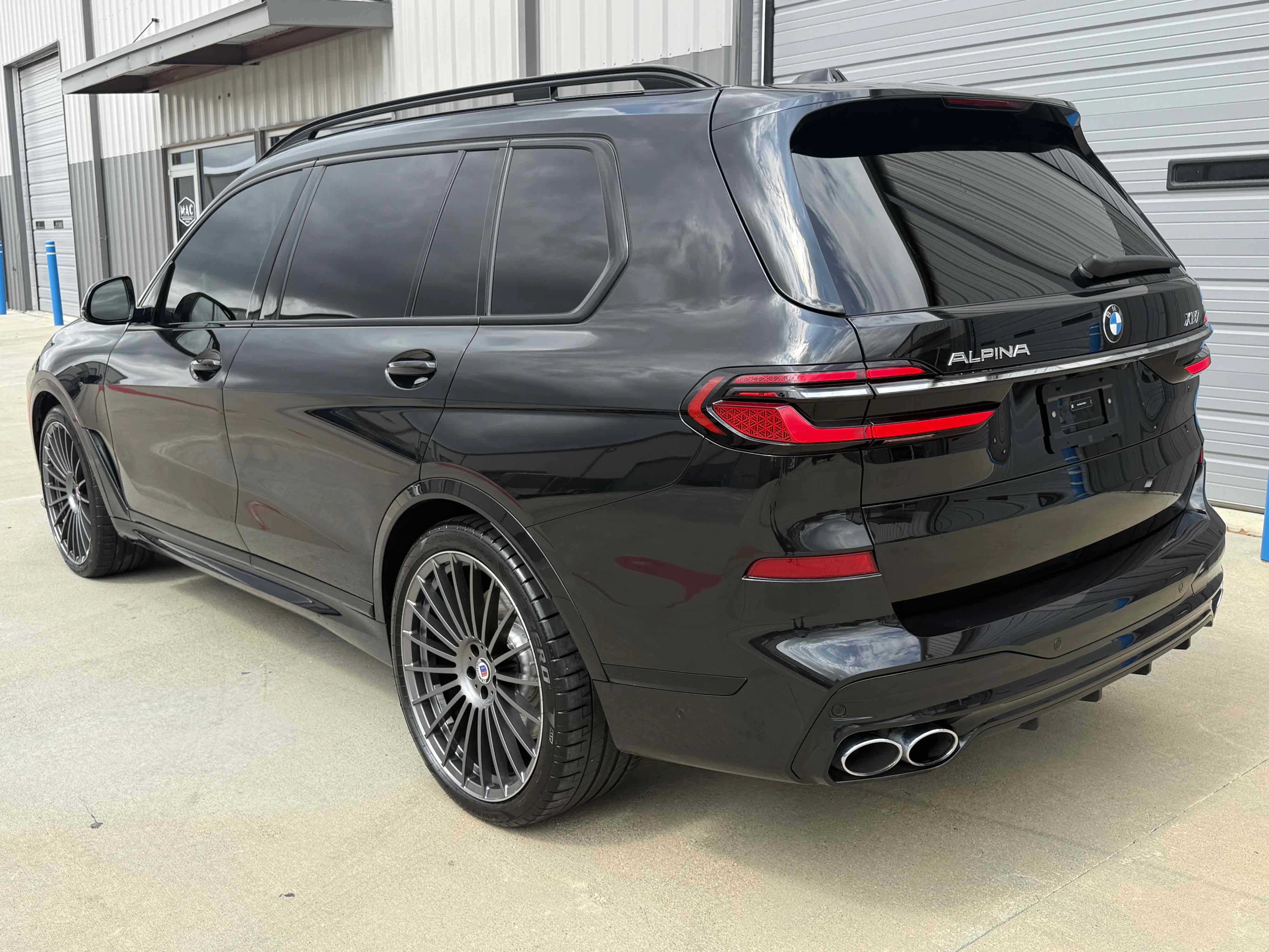 Used 2025 BMW ALPINA XB7 AWD/4WD image 77