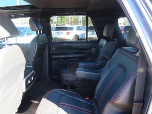 Used 2022 Ford Expedition Max Limited image 19