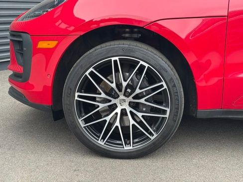 Certified 2023 Porsche Macan AWD/4WD image 11