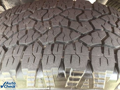 Used 2024 Chevrolet Silverado 2500 Custom w/ Custom Value Package image 37