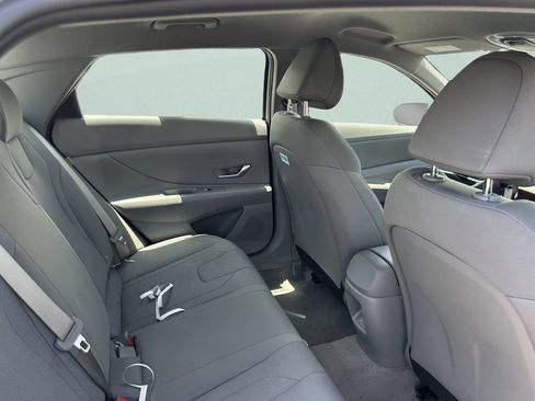 New 2025 Hyundai Elantra SE FWD image 19