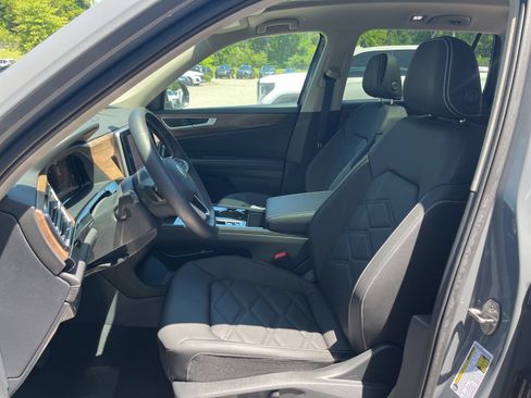 New 2026 Volkswagen Atlas SE FWD image 23
