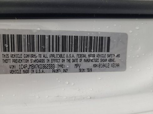 Used 2019 Jeep Cherokee Trailhawk w/ Cold Weather Group AWD/4WD image 33