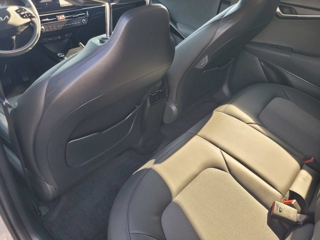 Used 2024 Kia Niro Wind w/ Wind Preserve Package FWD image 12