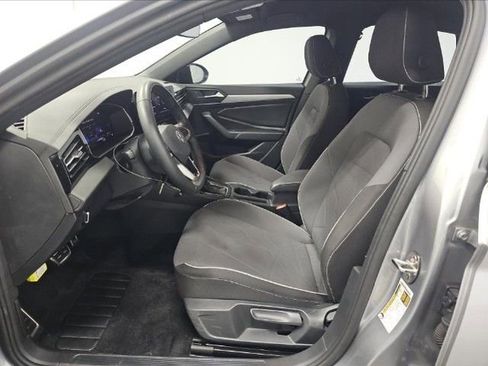 Used 2025 Volkswagen Jetta Sport FWD image 6