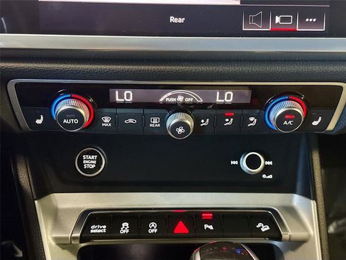 Certified 2021 Audi Q3 2.0T Premium w/ Convenience Package AWD/4WD image 15