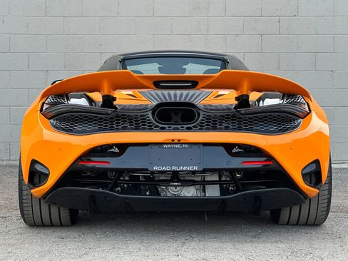 Used 2025 McLaren 750S Spider RWD image 21