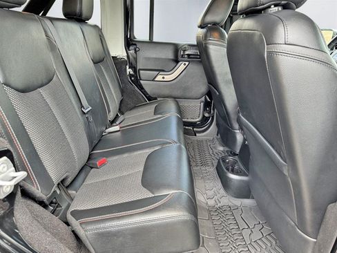 Used 2017 Jeep Wrangler Unlimited Sahara AWD/4WD image 20