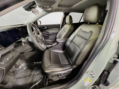 Used 2025 Chevrolet Trax ACTIV w/ Sunroof Package FWD image 20