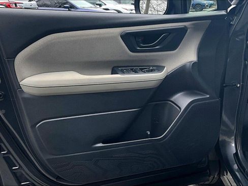 Certified 2025 Subaru Forester image 12