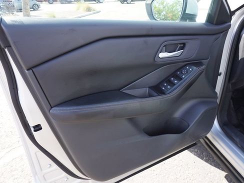 Certified 2025 Nissan Rogue SV AWD/4WD image 14