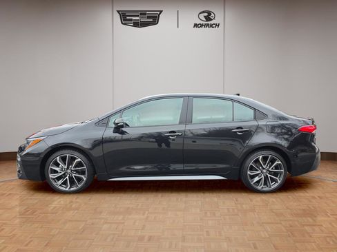 Used 2022 Toyota Corolla SE image 2