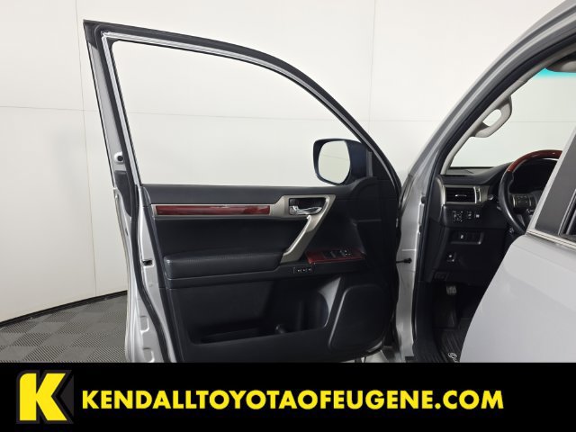 Used 2013 Lexus GX 460 w/ Convenience Pkg AWD/4WD image 23