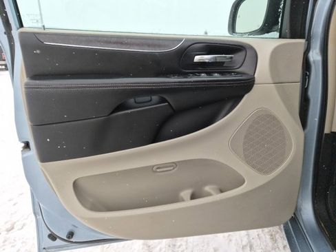 Used 2013 Chrysler Town & Country Touring-L w/ Entertainment Group #2 image 13