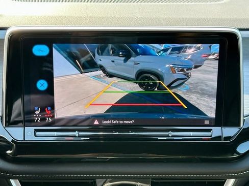 Certified 2025 Volkswagen Atlas Cross Sport SE AWD/4WD image 25