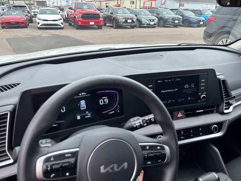 Used 2023 Kia Sportage LX AWD/4WD image 14