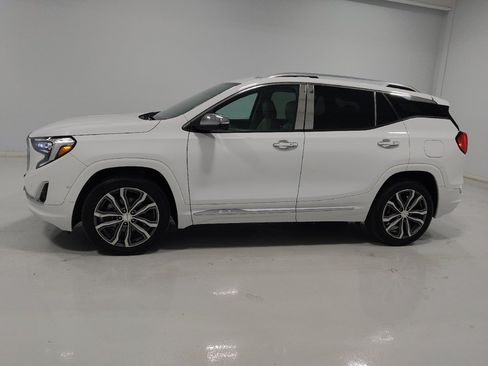Used 2019 GMC Terrain Denali w/ Advanced Safety Package AWD/4WD image 2