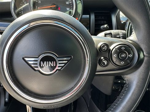 Used 2020 MINI Cooper 4-Door Hardtop image 26