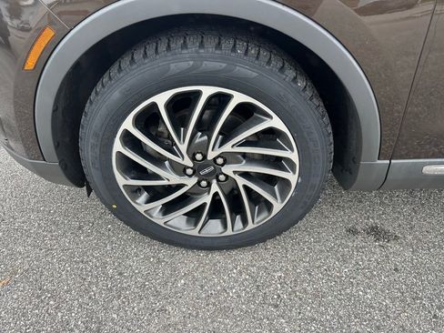 Used 2020 Lincoln Nautilus Reserve image 11