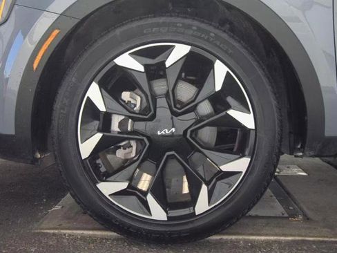 Used 2025 Kia Sorento EX w/ Panoramic Sunroof Package image 8